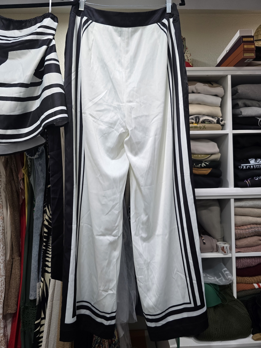 Commense Black & White Wide-Leg Two-Piece Set - Picture 10 of 11